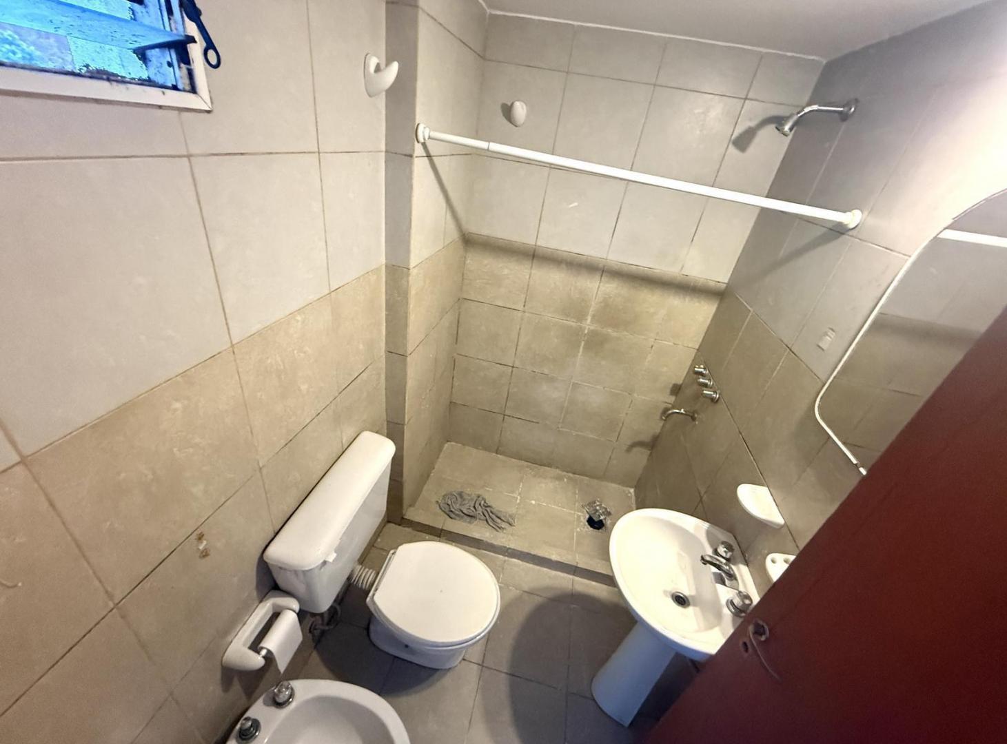 Foto de ALQUILER 1 DORMITORIO BALCON ECHESORTU GAS CRESPO Y 9 DE JULIO ZONA UCA, imagen 4