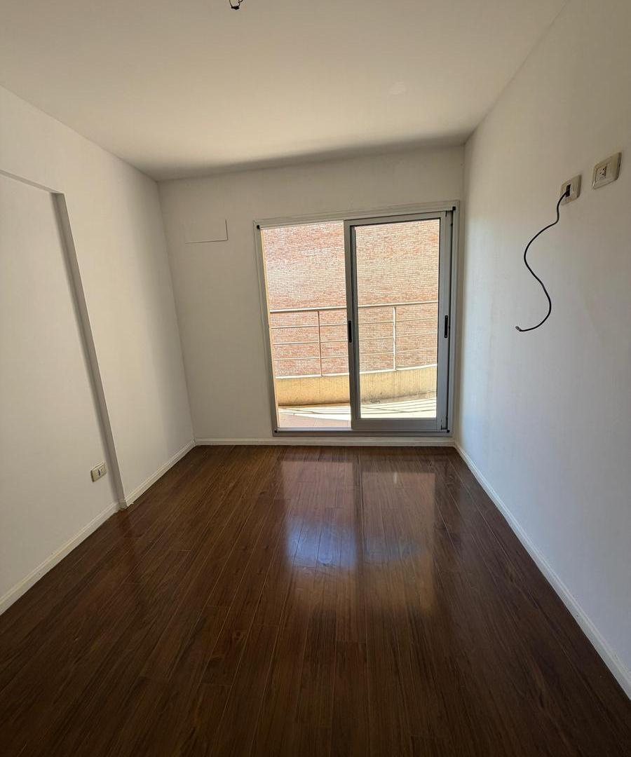 Foto de ALQUILER 1 DORMITORIO CON BALCON MODERNO UGR / UAI / UTN CORRIENTES, imagen 3