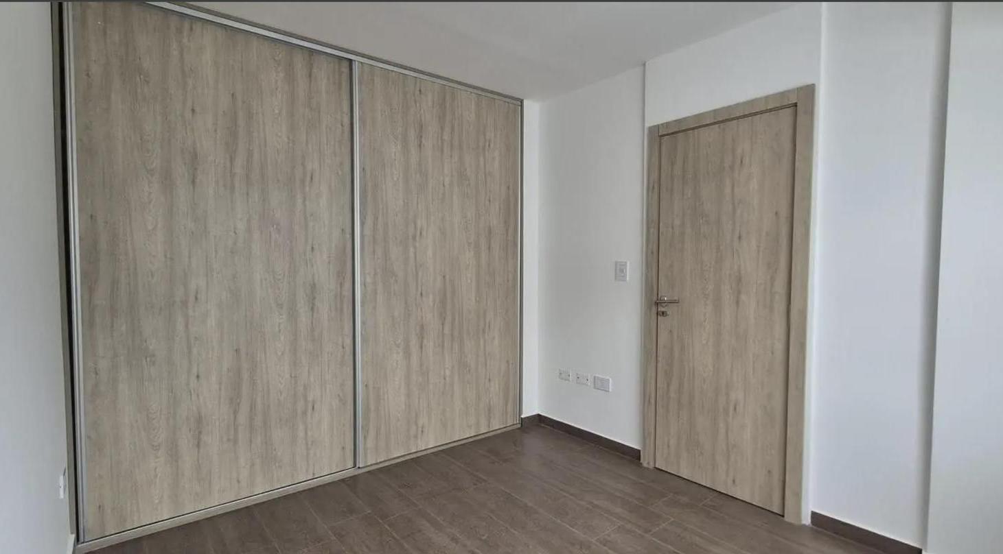 Foto de VENTA 1 DORMITORIO CON BALCON BARRIO MARTIN OPCION COCHERA UNIDAD A, imagen 5