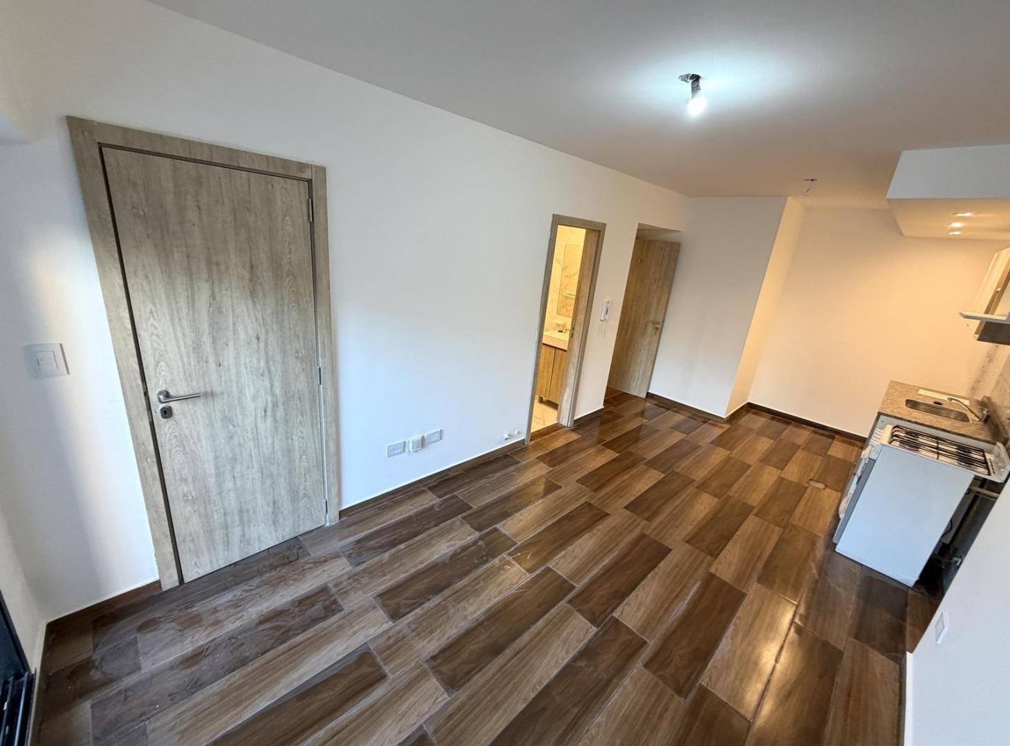 Foto de VENTA 1 DORMITORIO AL FRENTE CON BALCON U$S 48.000 Y CUOTAS FACULTADES, imagen 4