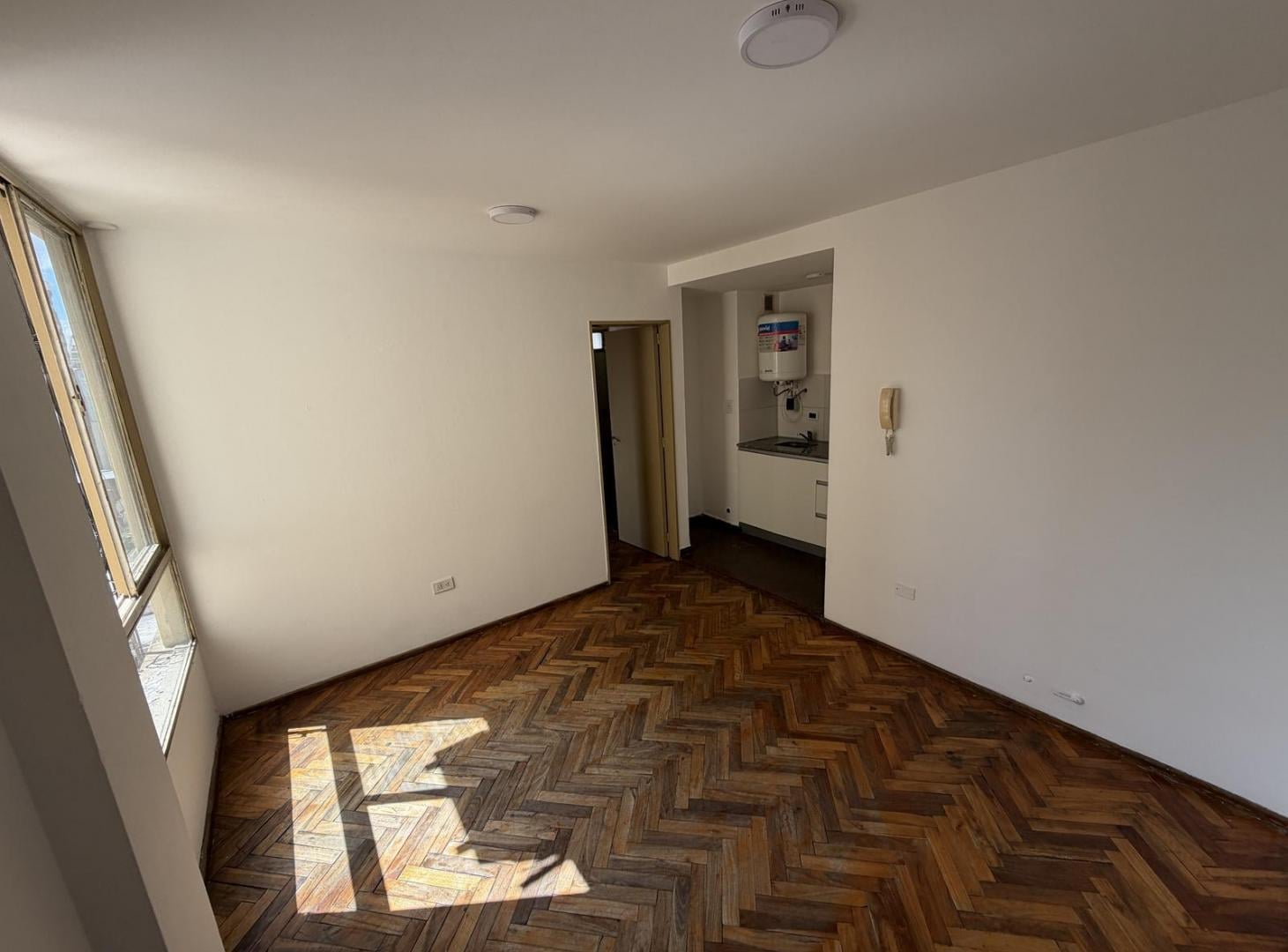 Foto de OPORTUNIDAD 1 DORMITORIO COCINA INTEGRADA BARRIO MARTIN U$S 34.500, imagen 2