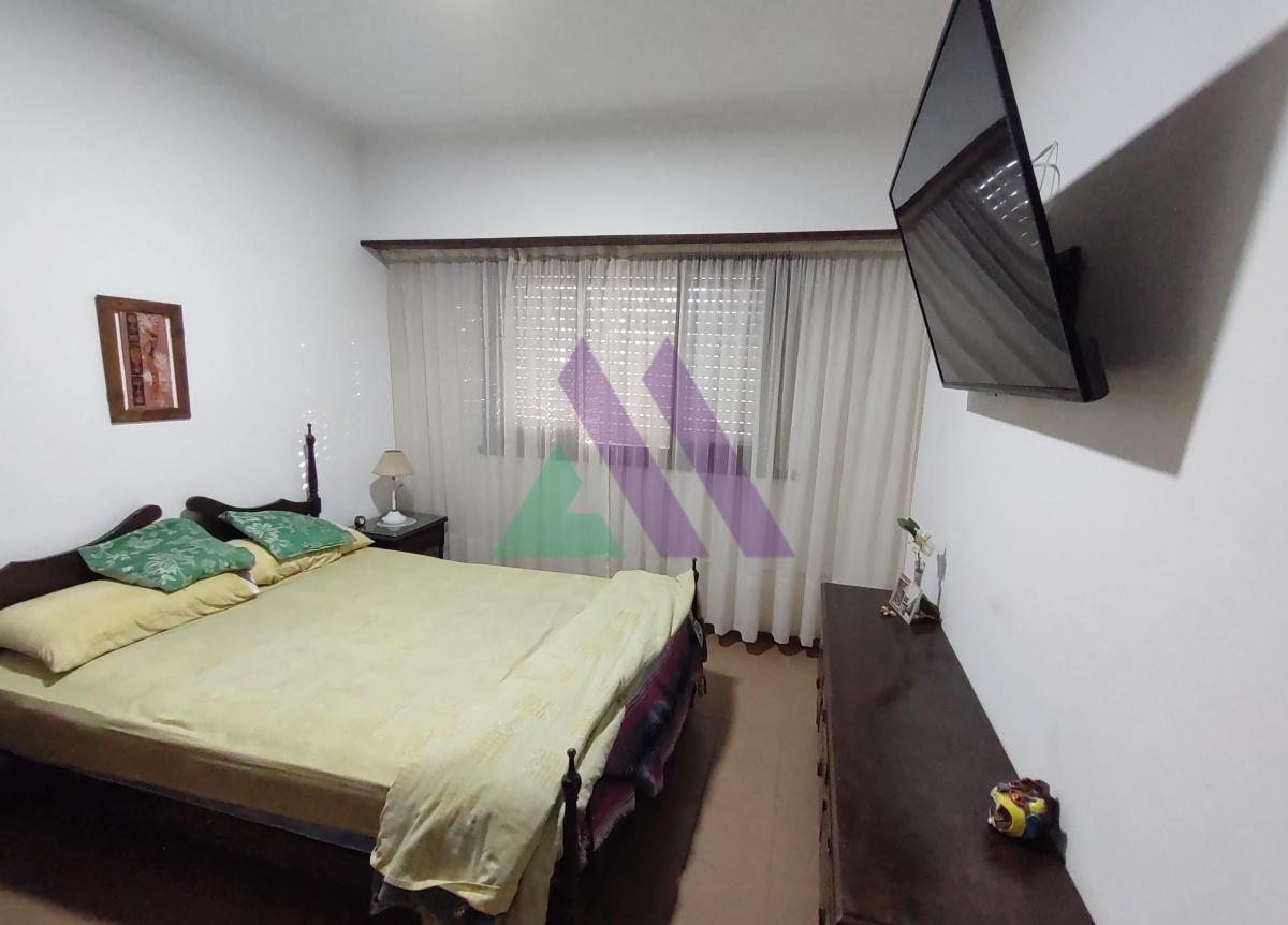 Casa 3 Dorm. con Jardín. Miramar 3
