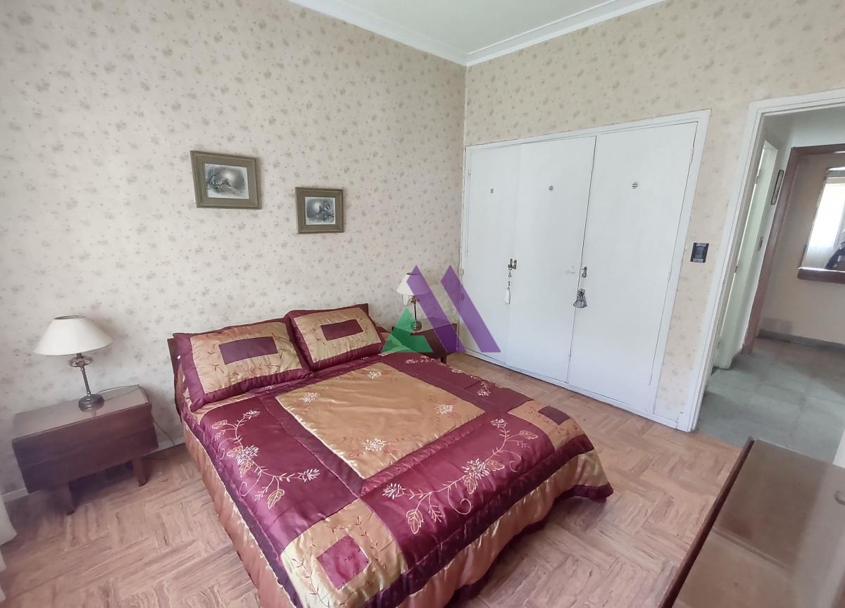Chalet con Gran Parque y Dependencia de Servicio en Zona Céntrica. Miramar 3