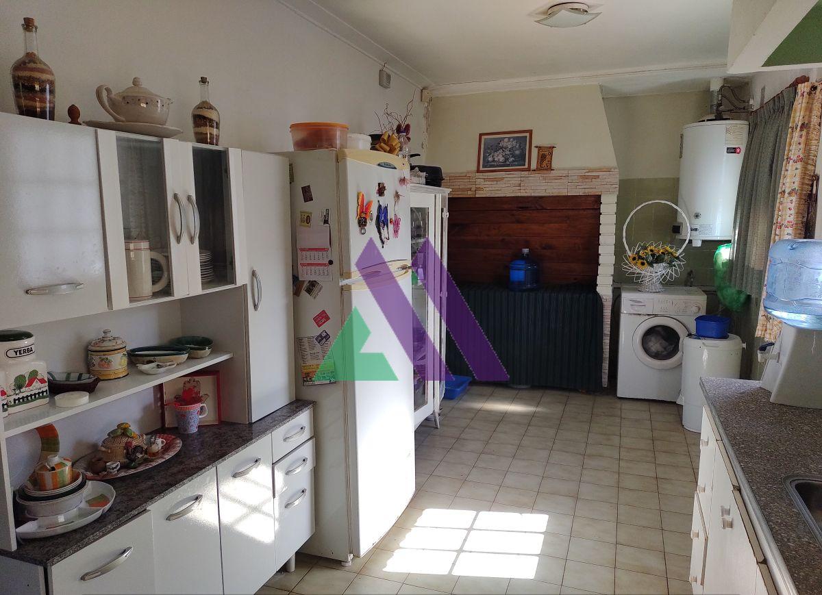 Foto de Casa Quinta 3 Ambientes Con Pileta. En Miramar., imagen 4