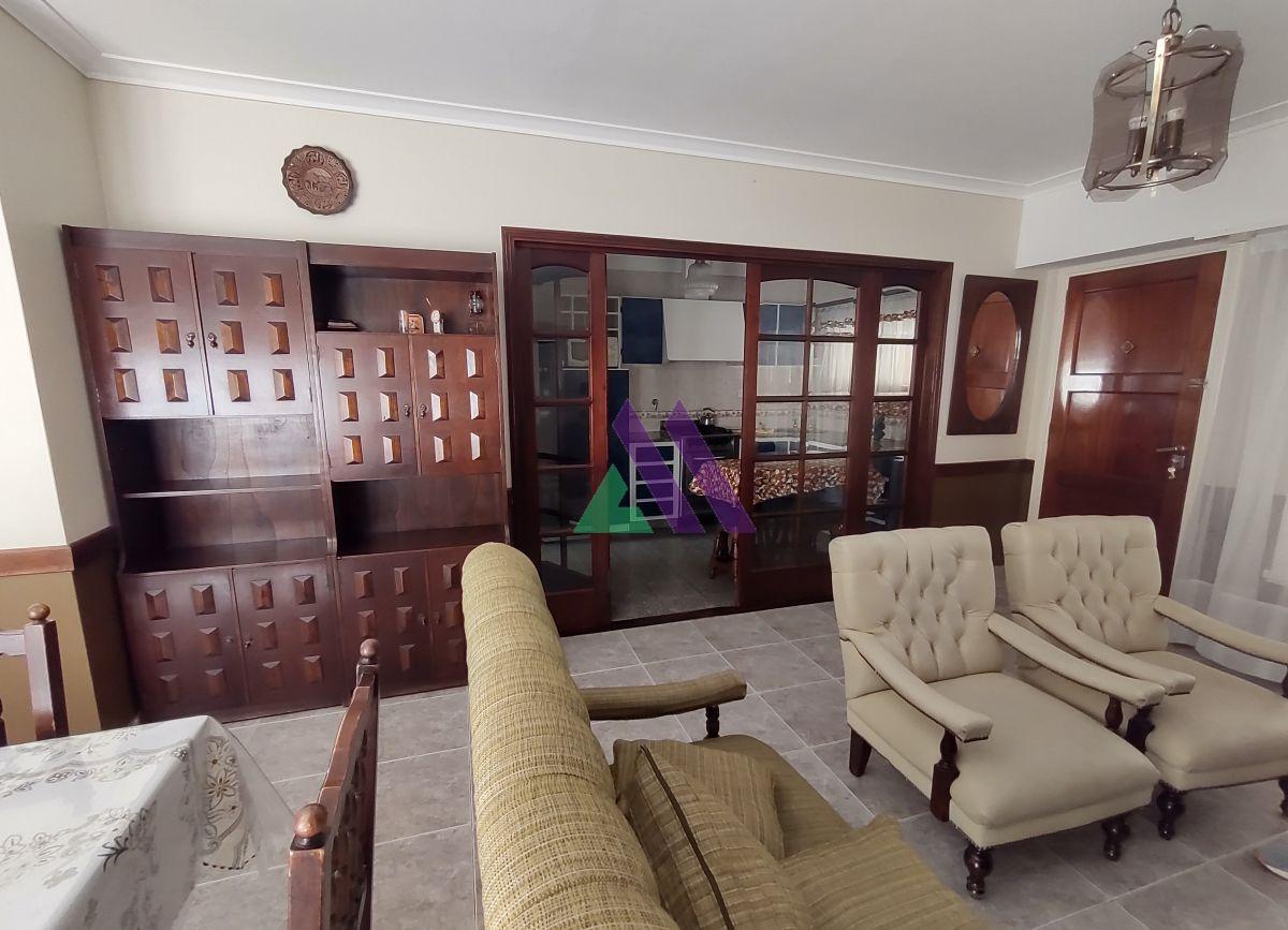 Foto de Impecable chalet de 3 ambientes con dependencia, quincho y garage, imagen 2