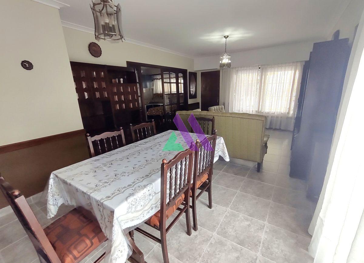 Foto de Impecable chalet de 3 ambientes con dependencia, quincho y garage, imagen 3