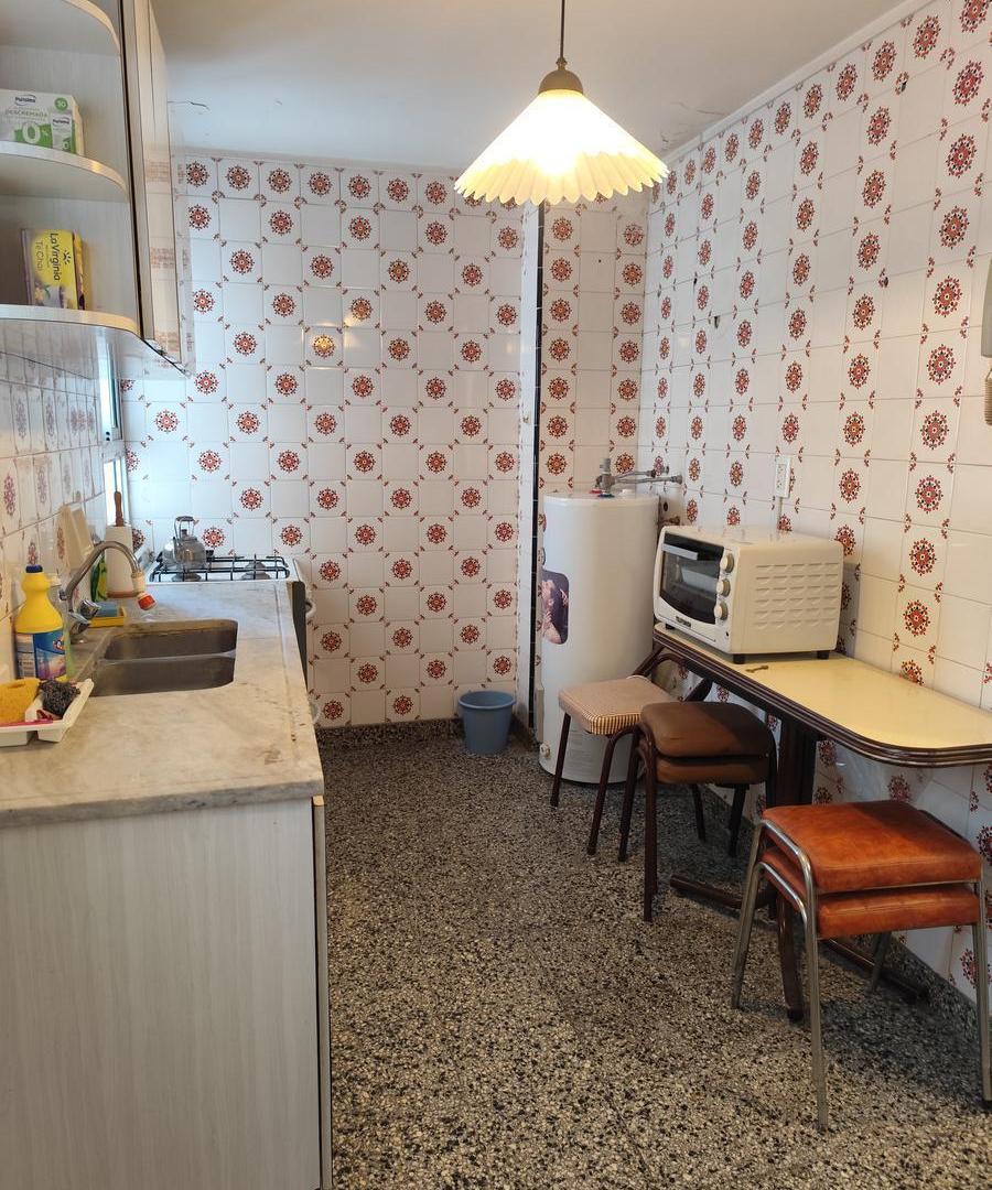 Foto de VENTA - Amplio 3 ambientes al frente a 1 cuadra de Plaza Rocha, imagen 3