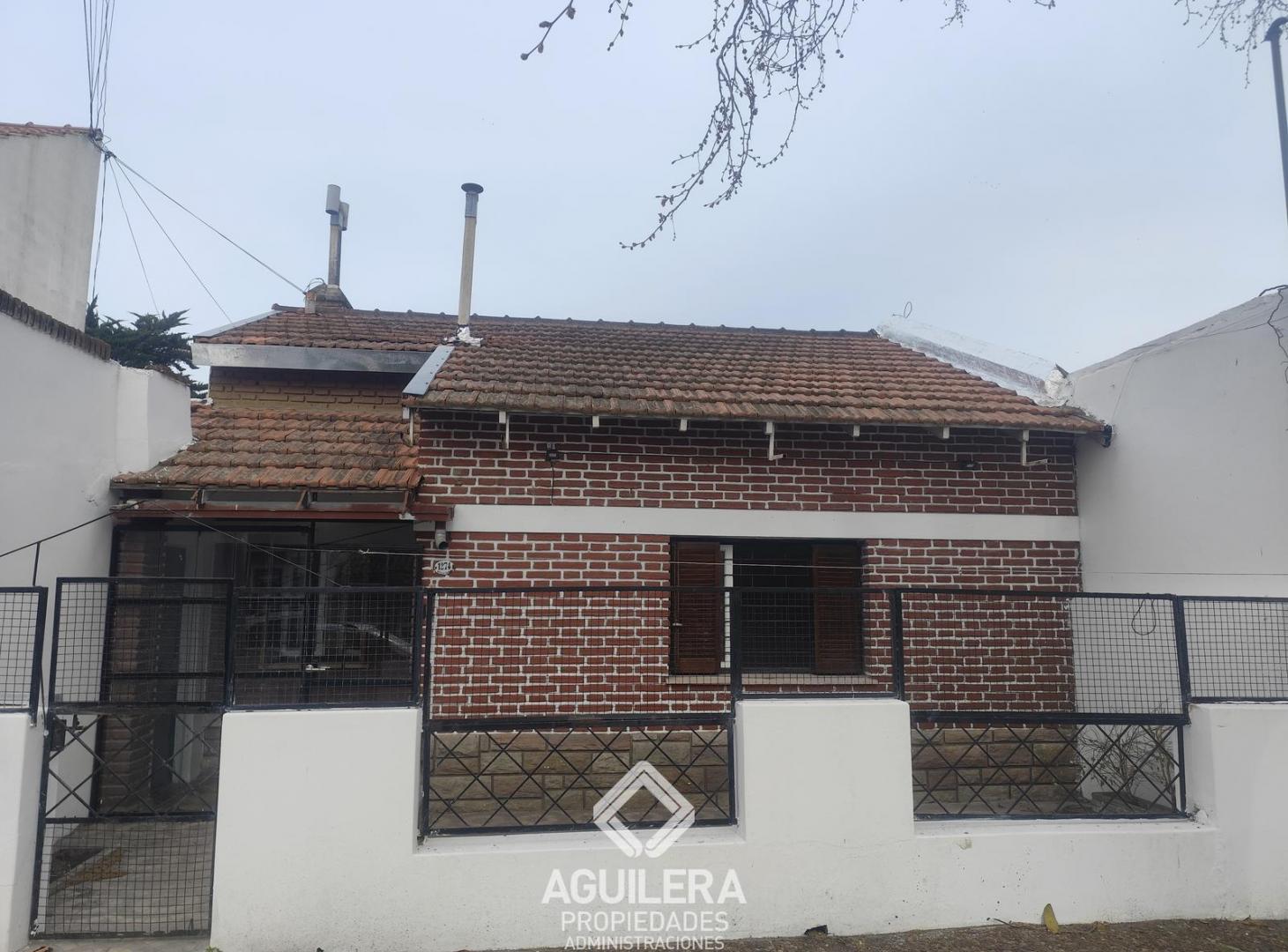 Foto de CASA EN ALQUILER - 3 DORMITORIOS, GARAJE Y PARQUE, imagen 1