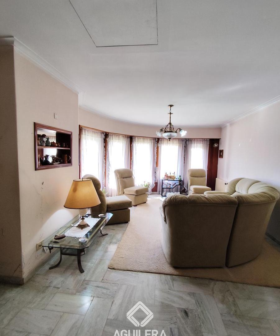 Foto de Pompeya – Chalet estilo Mar del Plata de 6 ambientes con gran parque, imagen 4