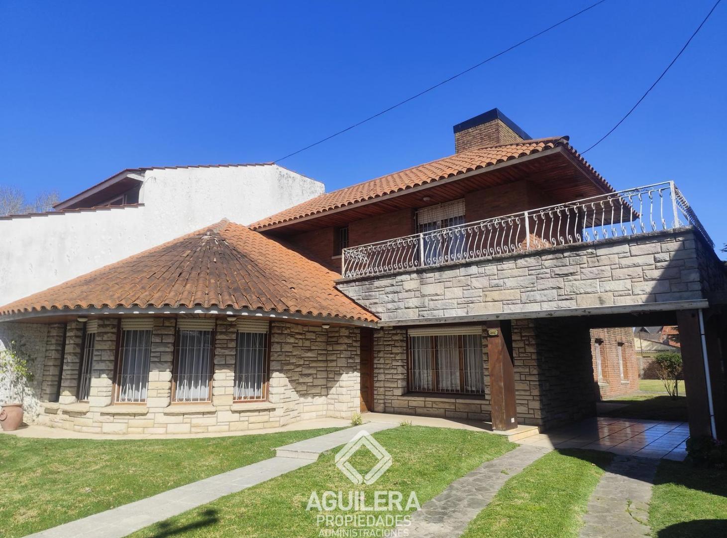 Foto de Pompeya – Chalet estilo Mar del Plata de 6 ambientes con gran parque, imagen 1