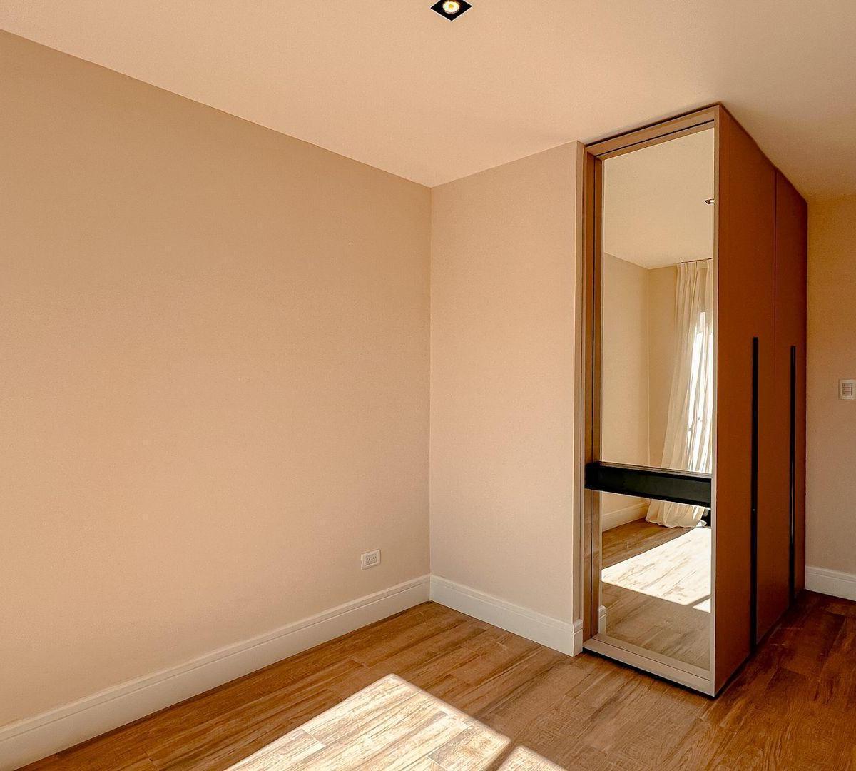 Venta Depto Duplex 3 Ambientes V. Lourdes Puerto 2