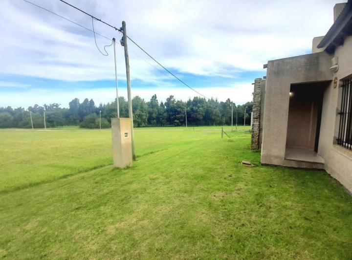 VENTA CASA MODERNA + 2 LOTES LAS LOMAS DE MIRAMAR 2