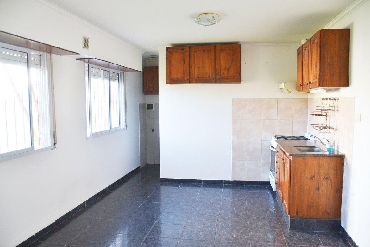 VENTA CASA 2 AMBIENTES PARQUE APTO CREDITO MOGOTES
