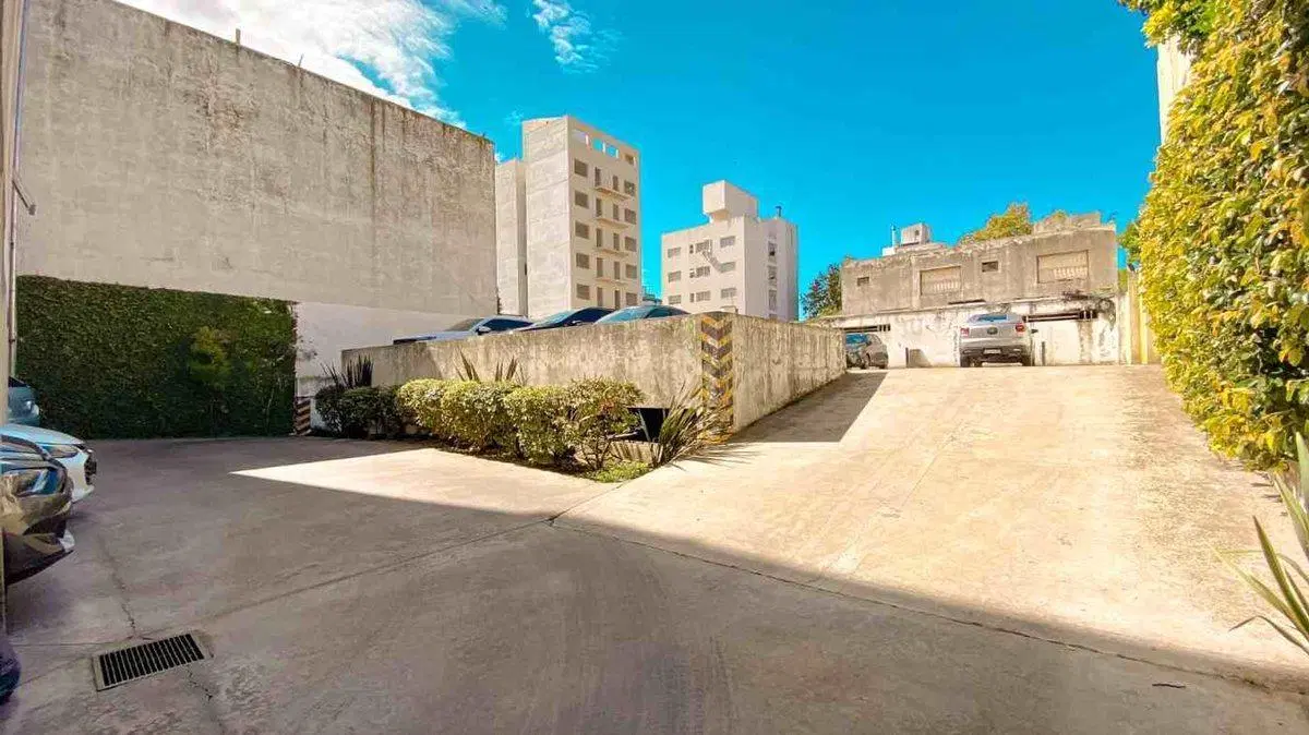 ALQUILER Depto Ambiente y 1/2 Aldrey c/ Cochera 4