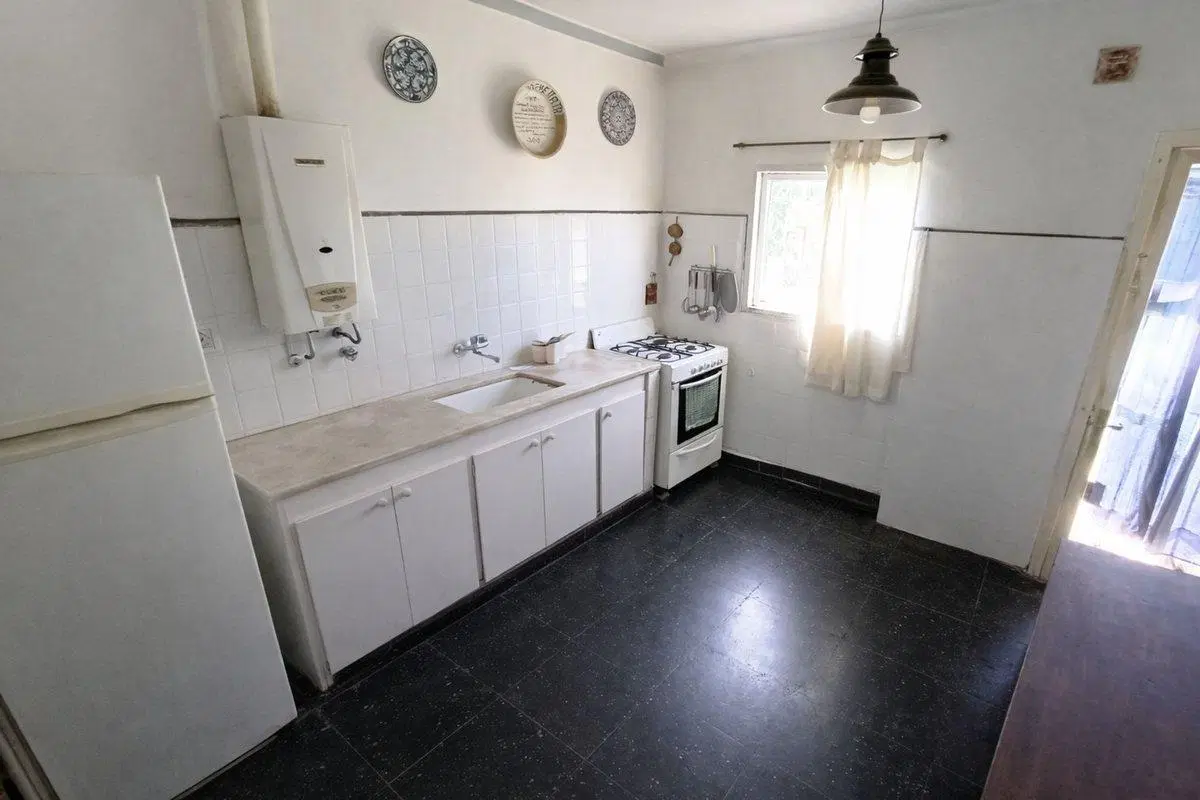 VENTA CASA 4 AMBIENTES PUNTA MOGOTES CON JARDIN 2