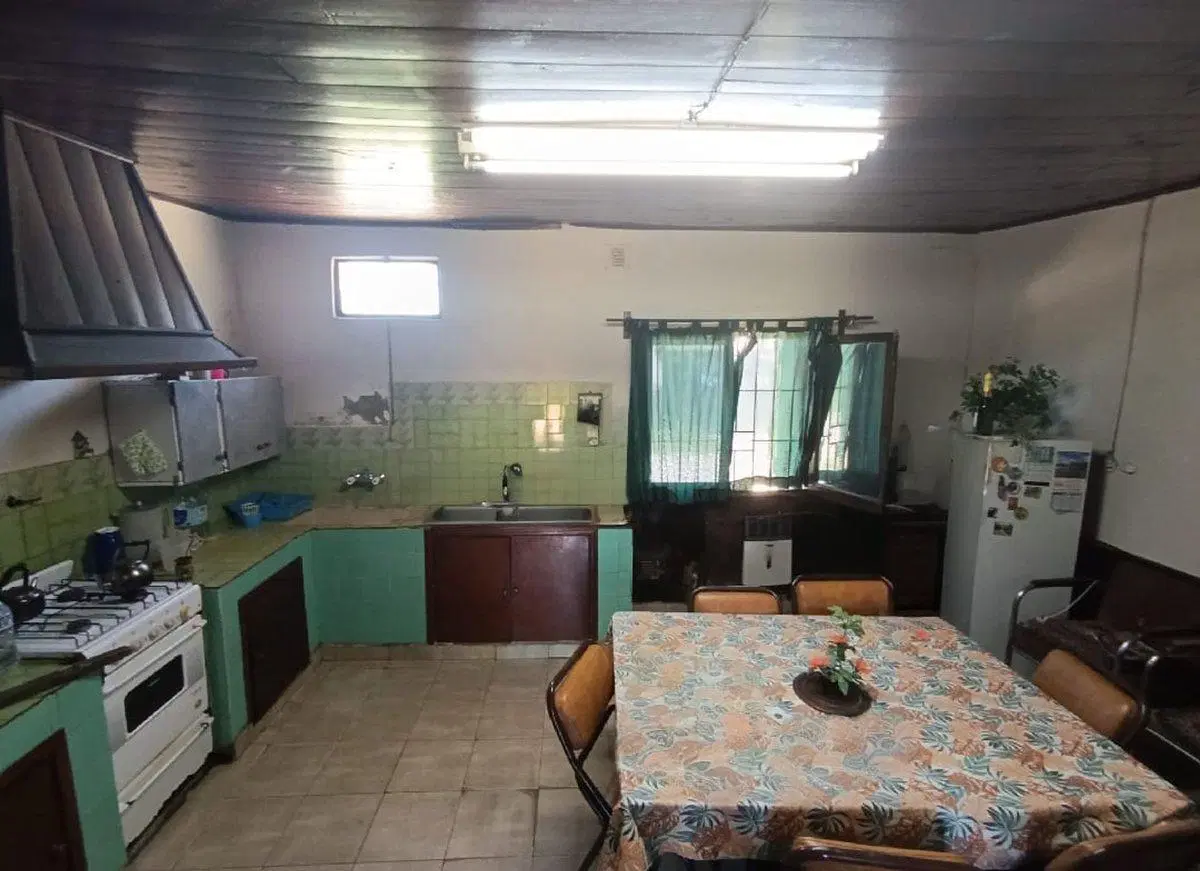 Venta Casa 6 amb Lopez de Gomara con Amplio Local 3
