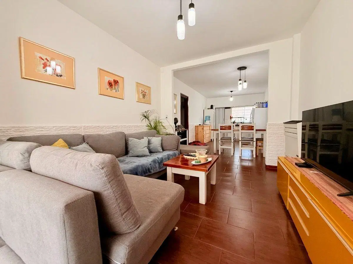 VENTA CASA 3 AMBIENTES CON QUINCHO Y PATIO + DEPTO 4