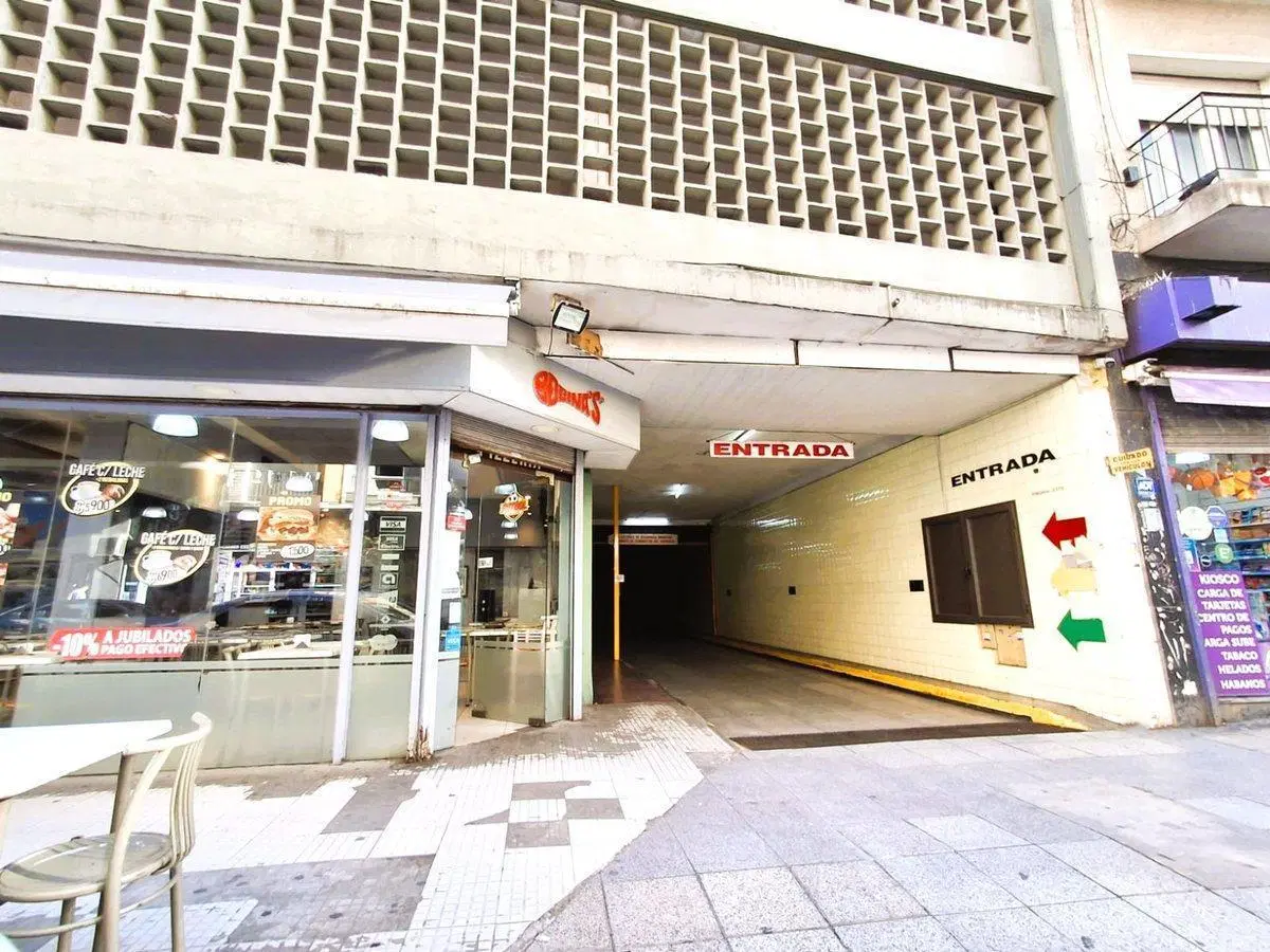 VENTA COCHERA   SEGURIDAD 24 HRS  CENTRO 2