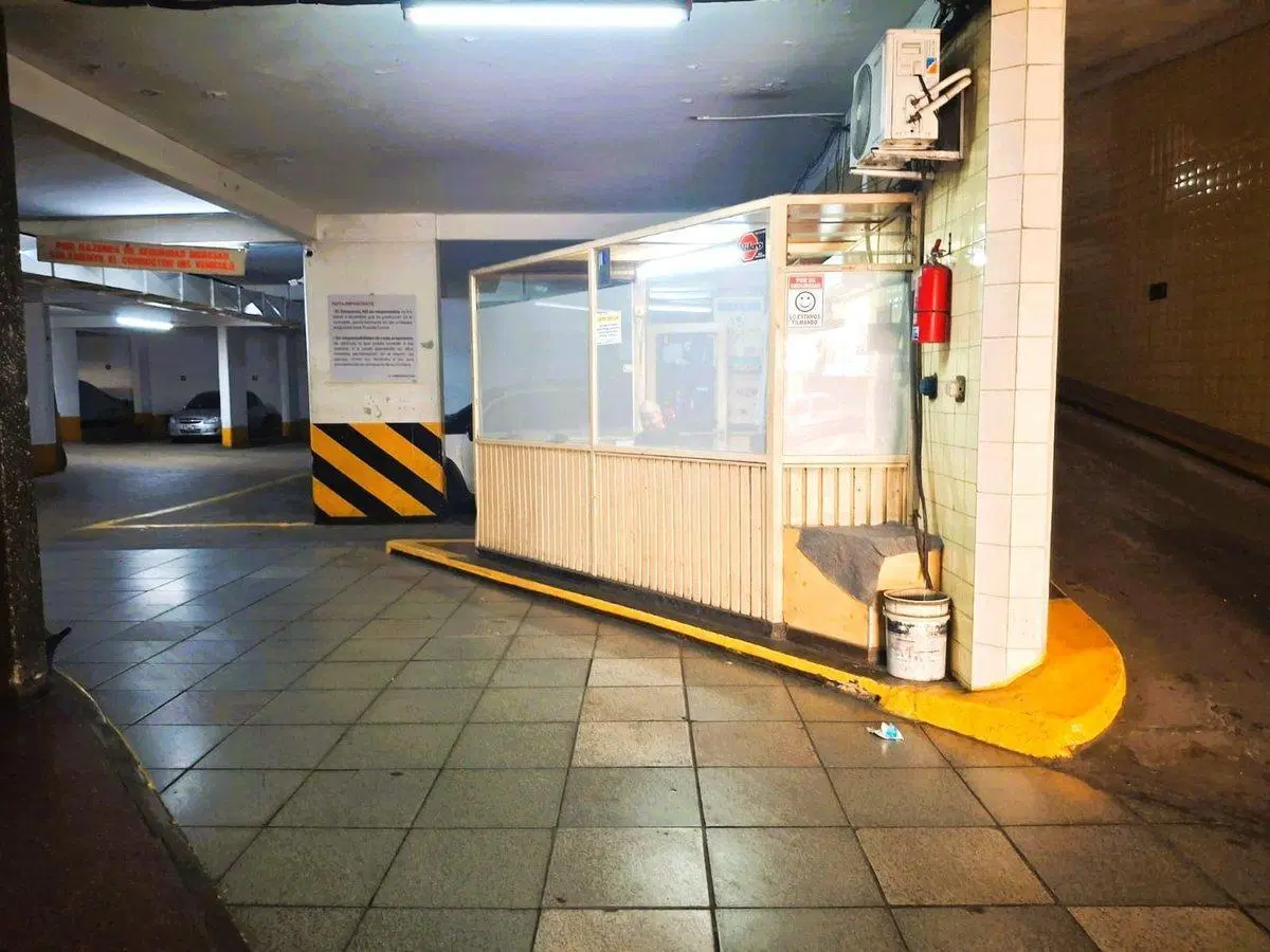 VENTA COCHERA   SEGURIDAD 24 HRS  CENTRO 5