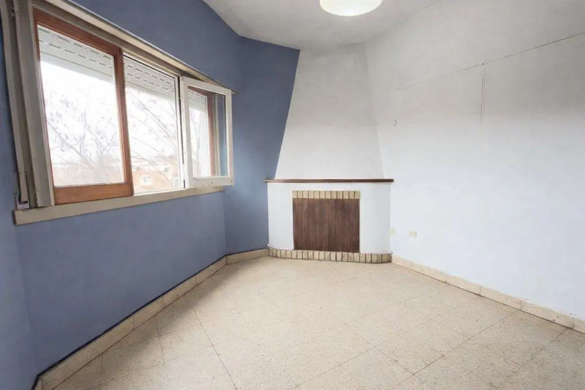 2 Locales más 2 Departamentos en VENTA Sarmiento 4