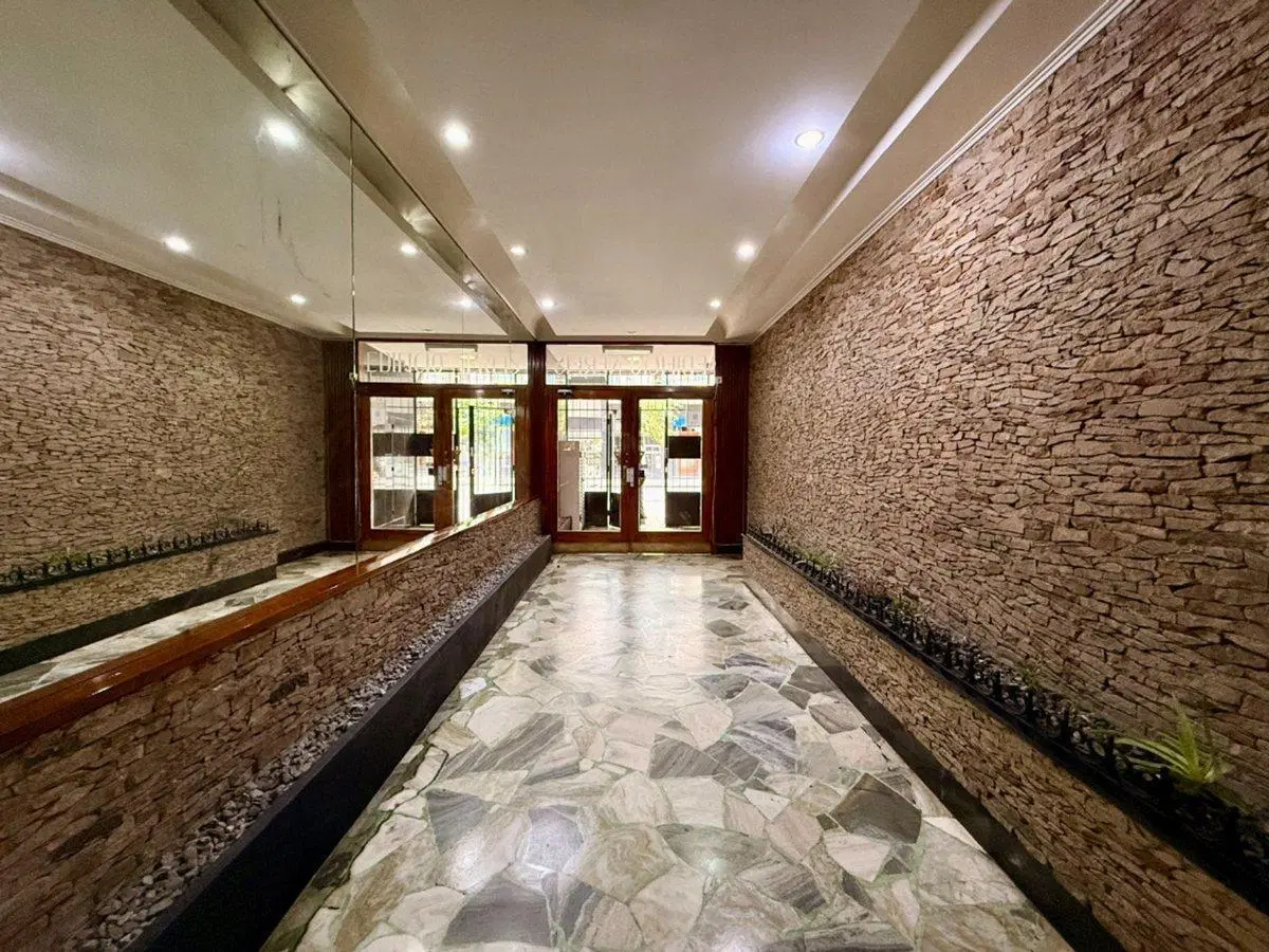 ALQUILER MONOAMBIENTE CON BALCON AL FRENTE 4