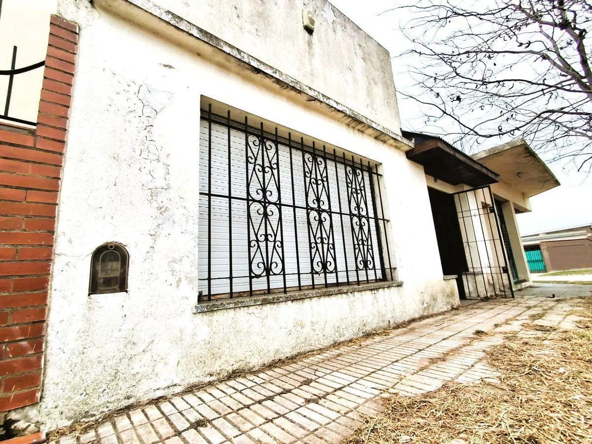 VENTA CASA 3 AMB  + 2 LOCALES EN BLOK  F. SANCHEZ 2