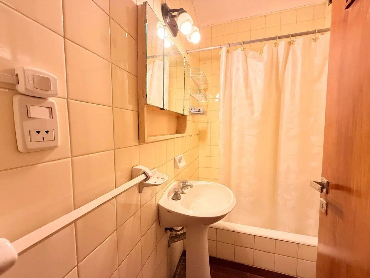 VENTA DEPTO 2 AMBIENTES AL FRENTE CON BALCON 8
