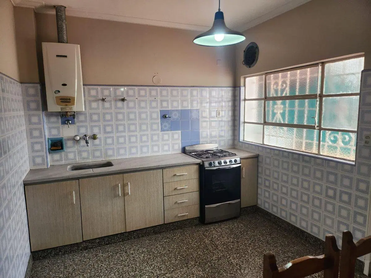 VENTA CASA DE TRES AMBIENTES BARRIO EL PROGRESO 5