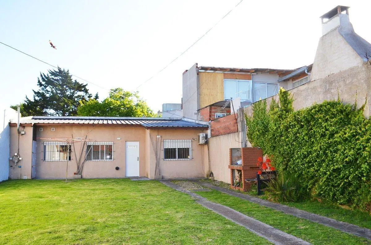 VENTA CASA 2 AMBIENTES PARQUE APTO CREDITO MOGOTES 3