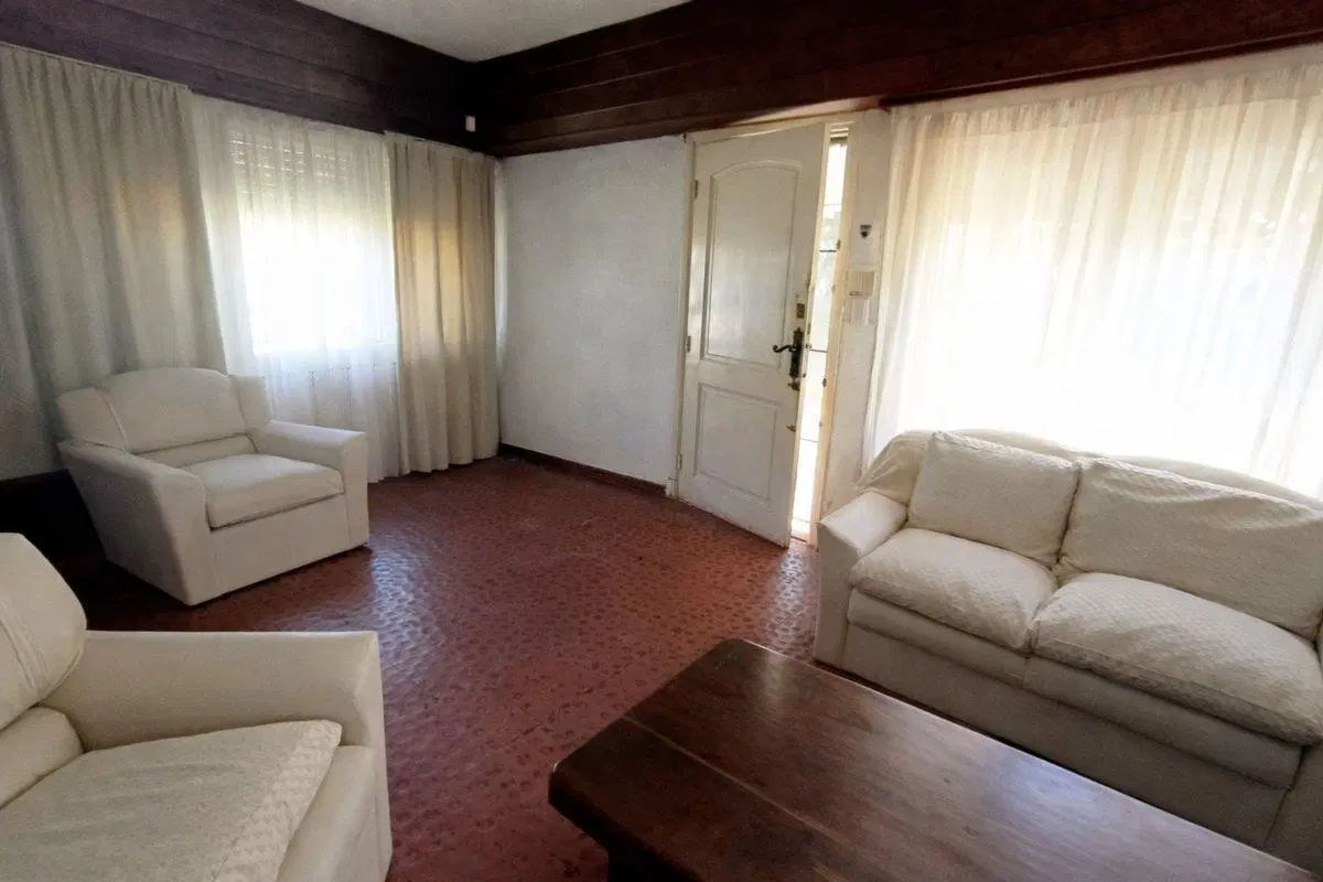VENTA CASA 4 AMBIENTES PUNTA MOGOTES CON JARDIN 5