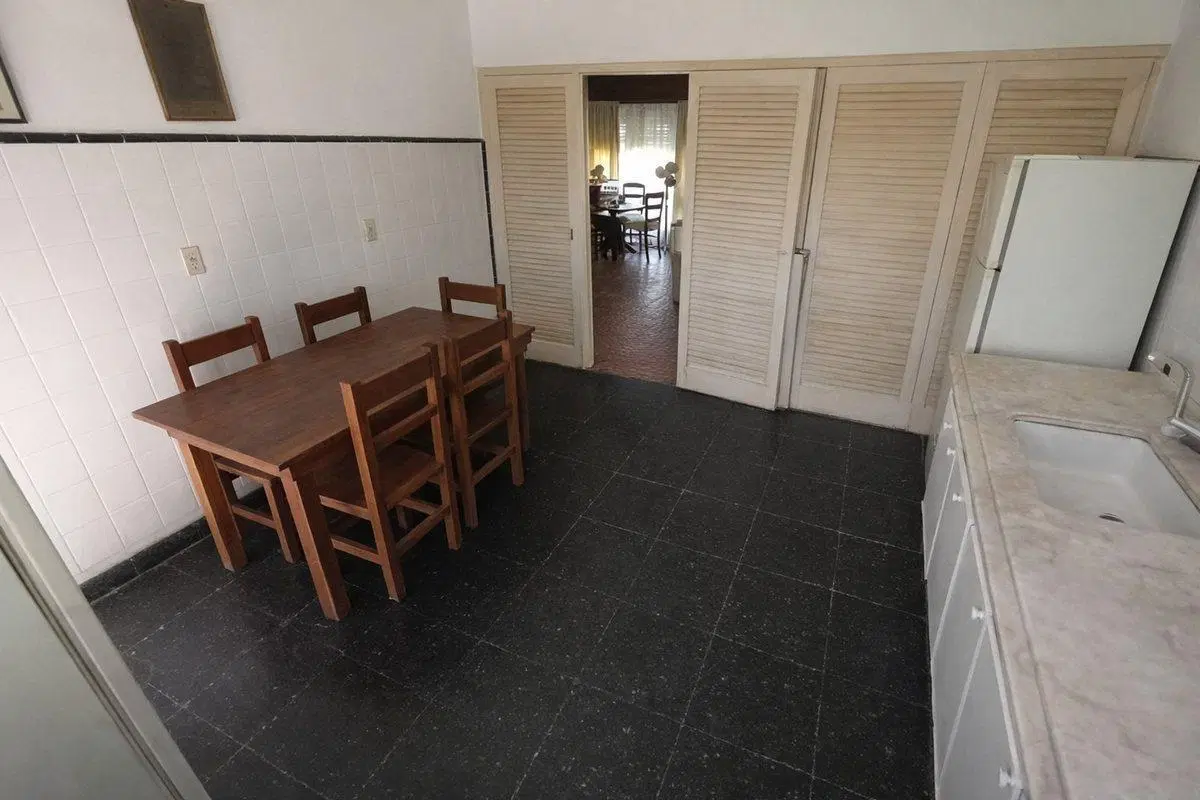 VENTA CASA 4 AMBIENTES PUNTA MOGOTES CON JARDIN 2