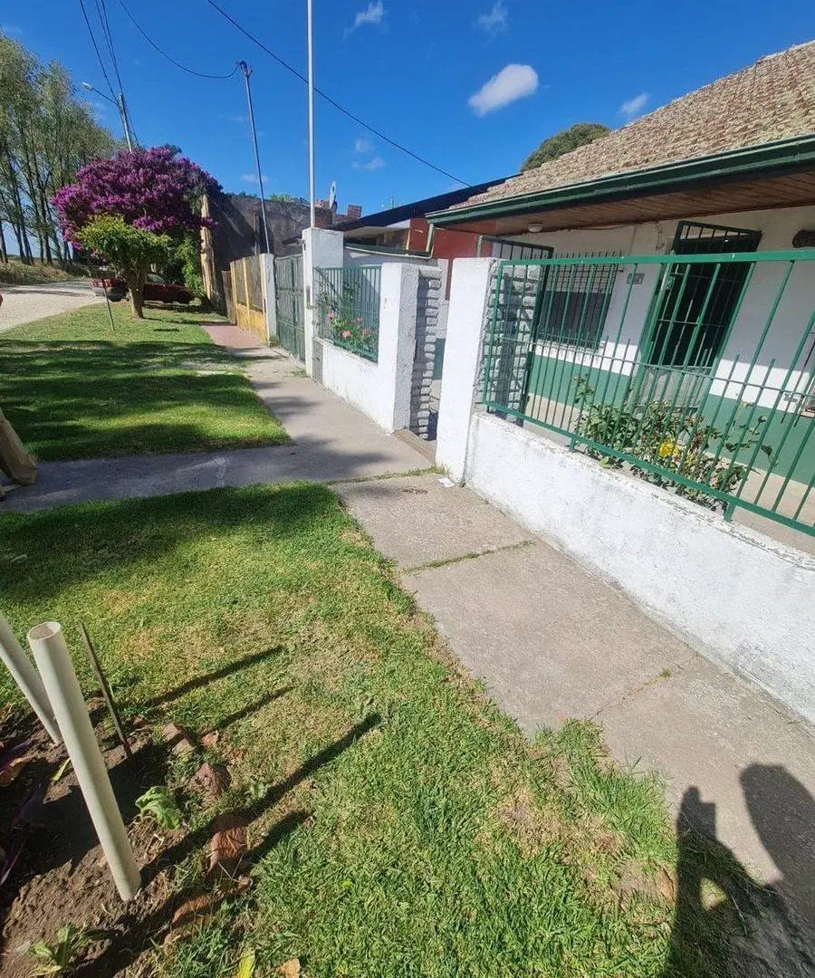 VENTA CASA 4 AMB Y DEPTO 2 AMB B AMEGHINO C JARDIN 2
