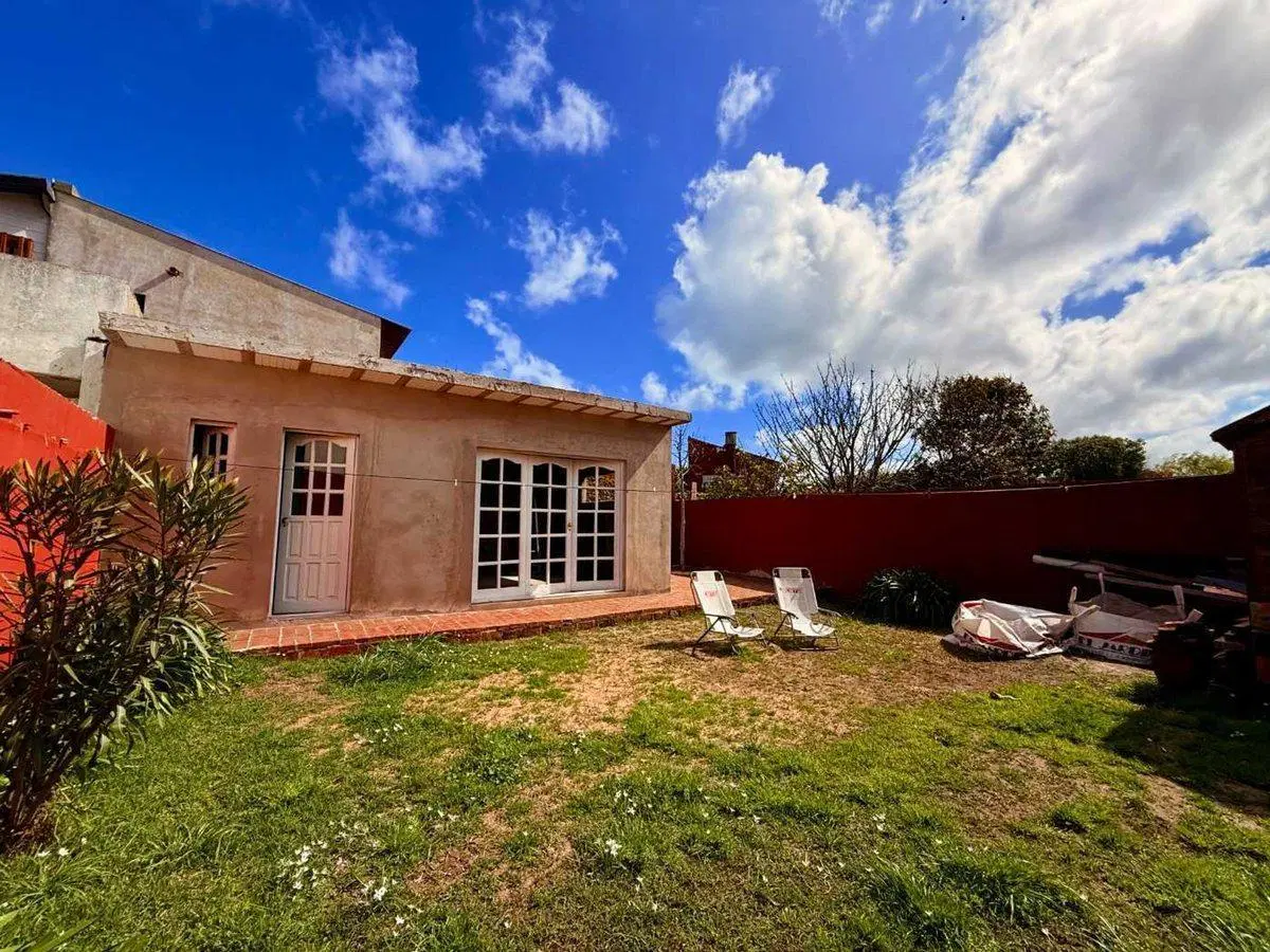 VENTA CASA 3 AMBIENTES CON QUINCHO Y PATIO + DEPTO 5