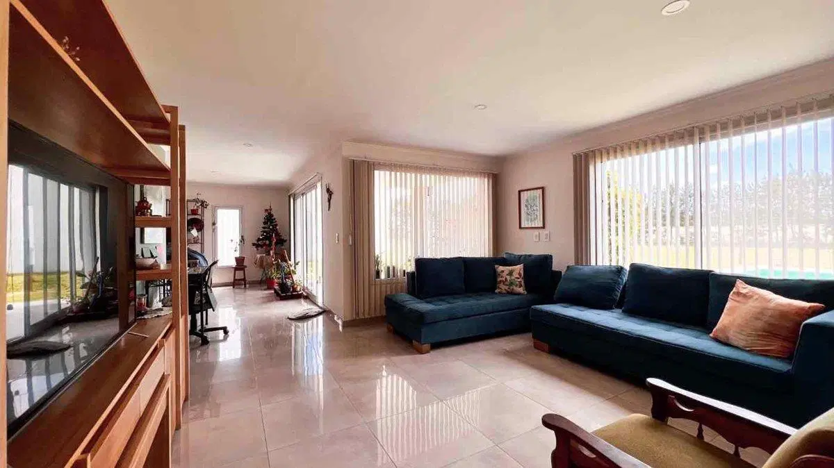 VENTA Casa 5 Amb Tierra del Mar Piscina lote 613m² 3