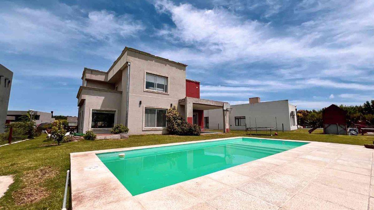 VENTA Casa 5 Amb Tierra del Mar Piscina lote 613m²