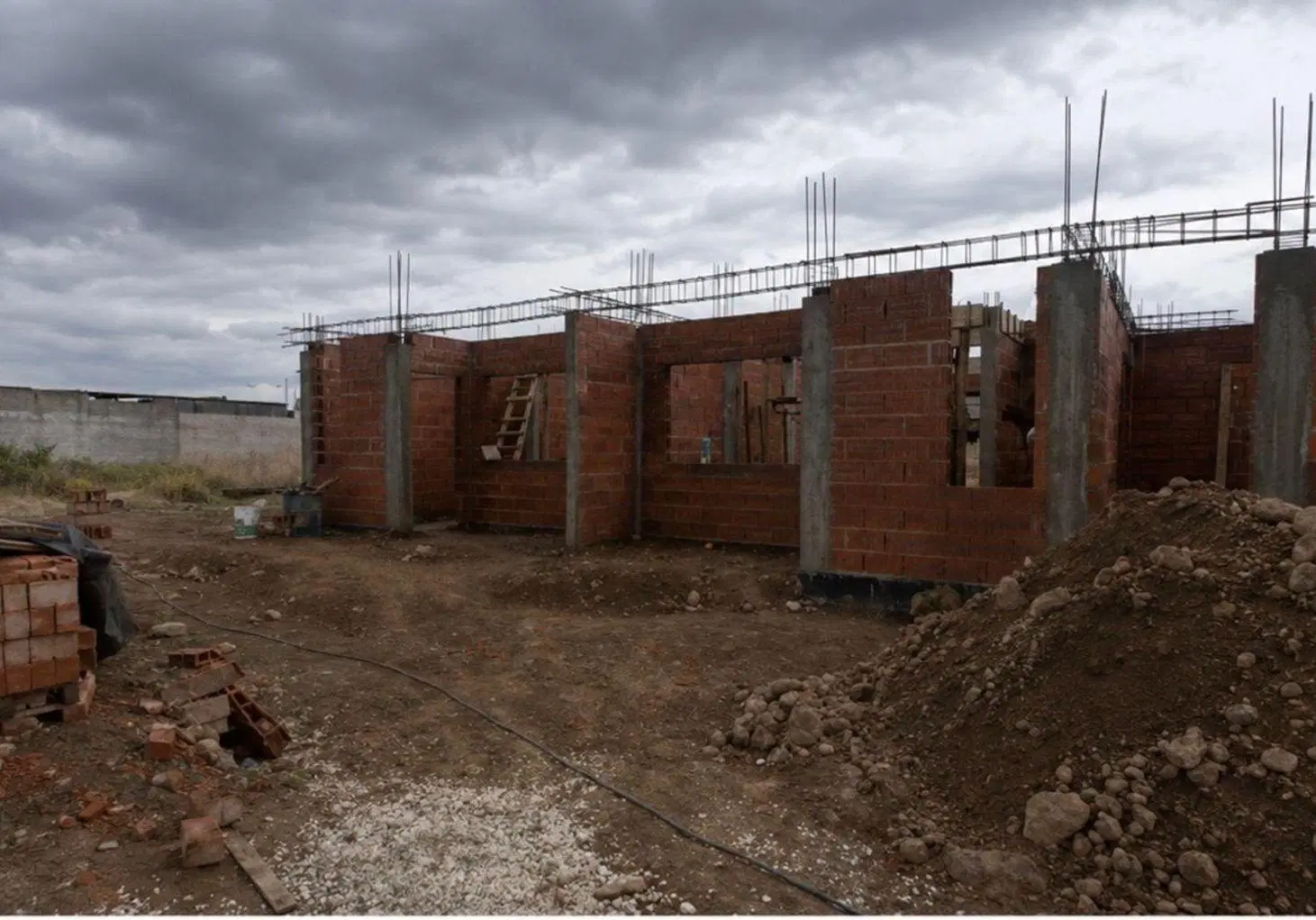 VENTA DUPLEX 4 AMBIENTES CAISAMAR EN POZO 4
