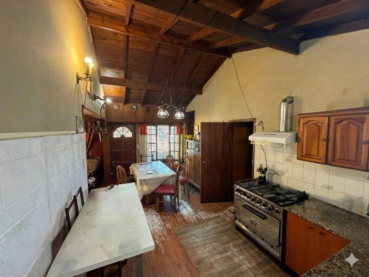 VENTA CASA 4 AMB-COCHERA APTO CREDITO 228m2 8