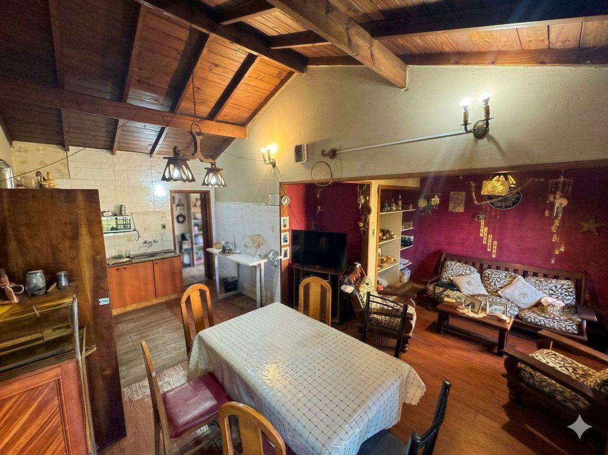 Foto de VENTA CASA 4 AMB-COCHERA APTO CREDITO 228m2, imagen 3
