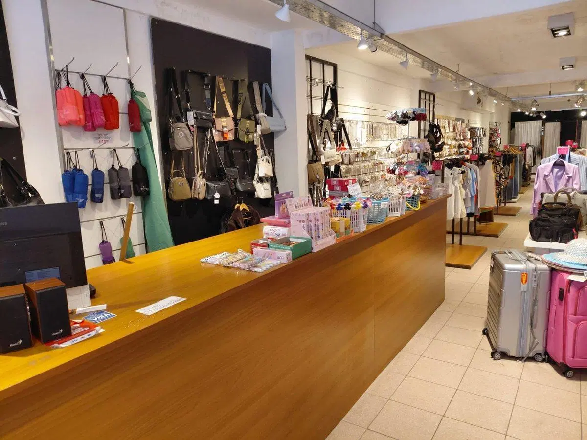 VENTA LOCAL COMERCIAL CENTRO MAS DEPTO PERMUTA 5