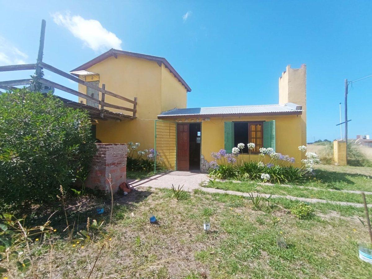Foto de VENTA CASA 3 AMBIENTES SAN EDUARDO DEL MAR, imagen 2