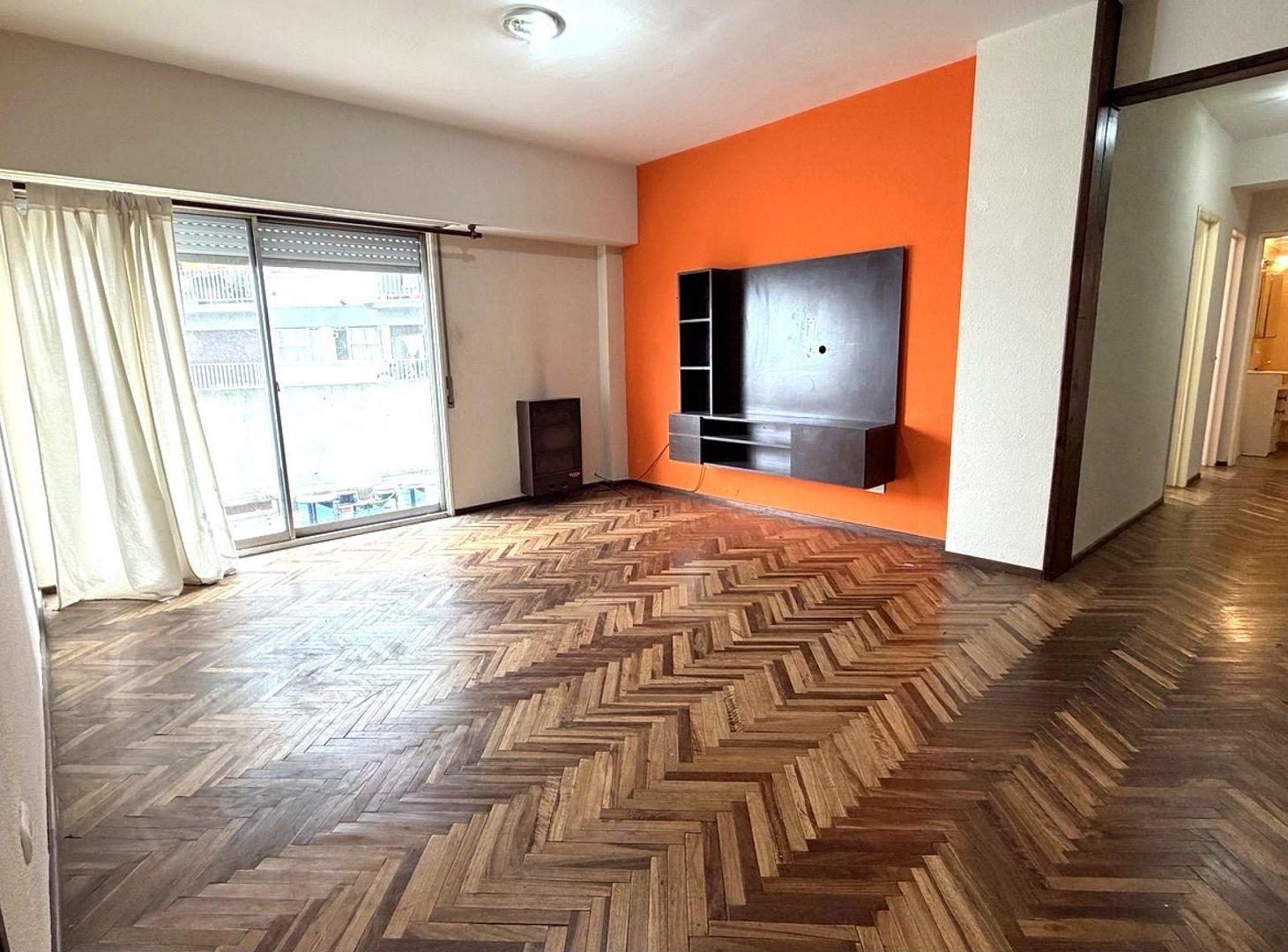 Foto de VENTA Departamento 3 ambientes Barrio Sarmiento, imagen 1