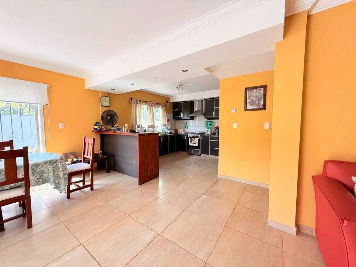 VENTA CASA 3 AMBIENTES CON GARAJE, PATIO Y BALCON! 8