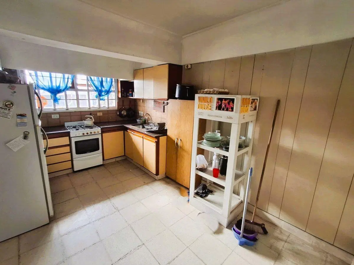 VENTA CASA 3 AMBIENTES CON GARAGE B. SAN MARTIN 4