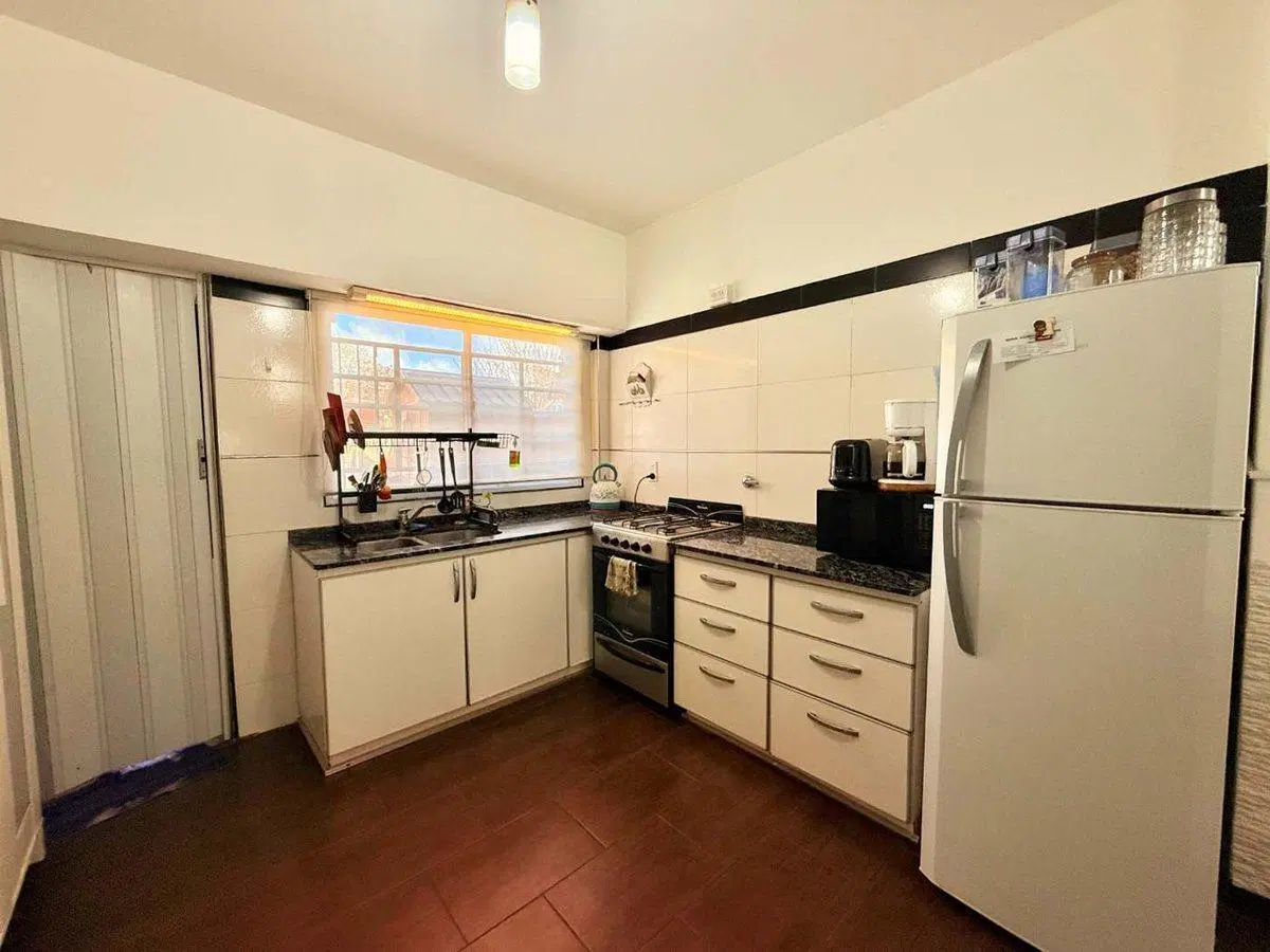 VENTA CASA 3 AMBIENTES CON QUINCHO Y PATIO + DEPTO 5