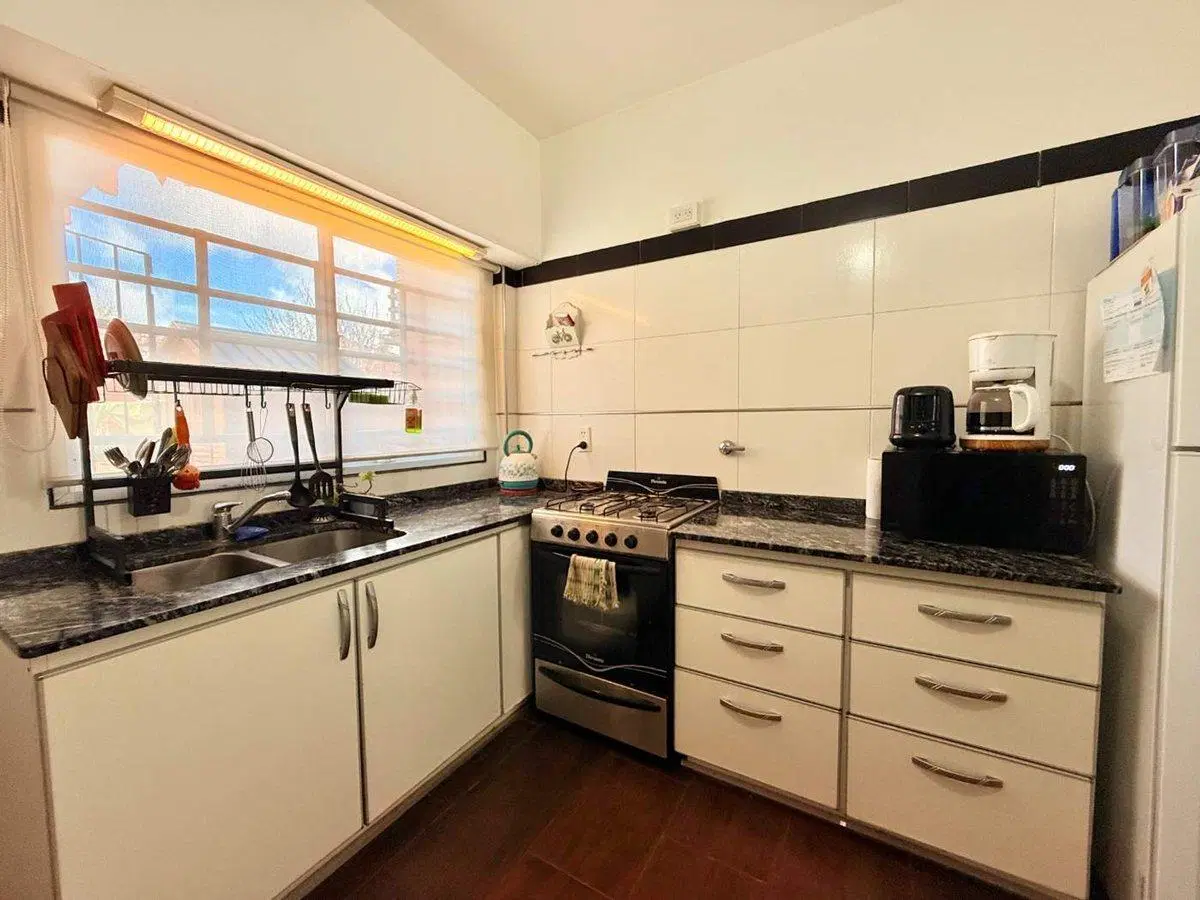 VENTA CASA 3 AMBIENTES CON QUINCHO Y PATIO + DEPTO 2