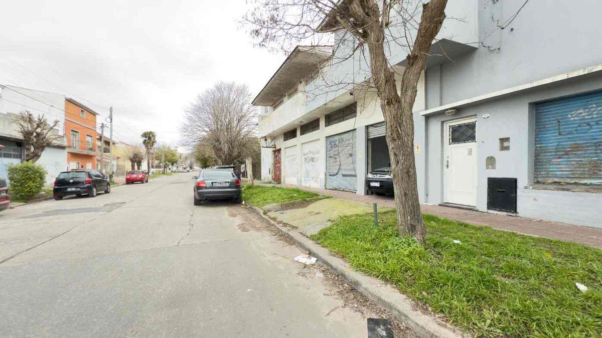 Foto de 2 Locales más 2 Departamentos en VENTA Sarmiento, imagen 3