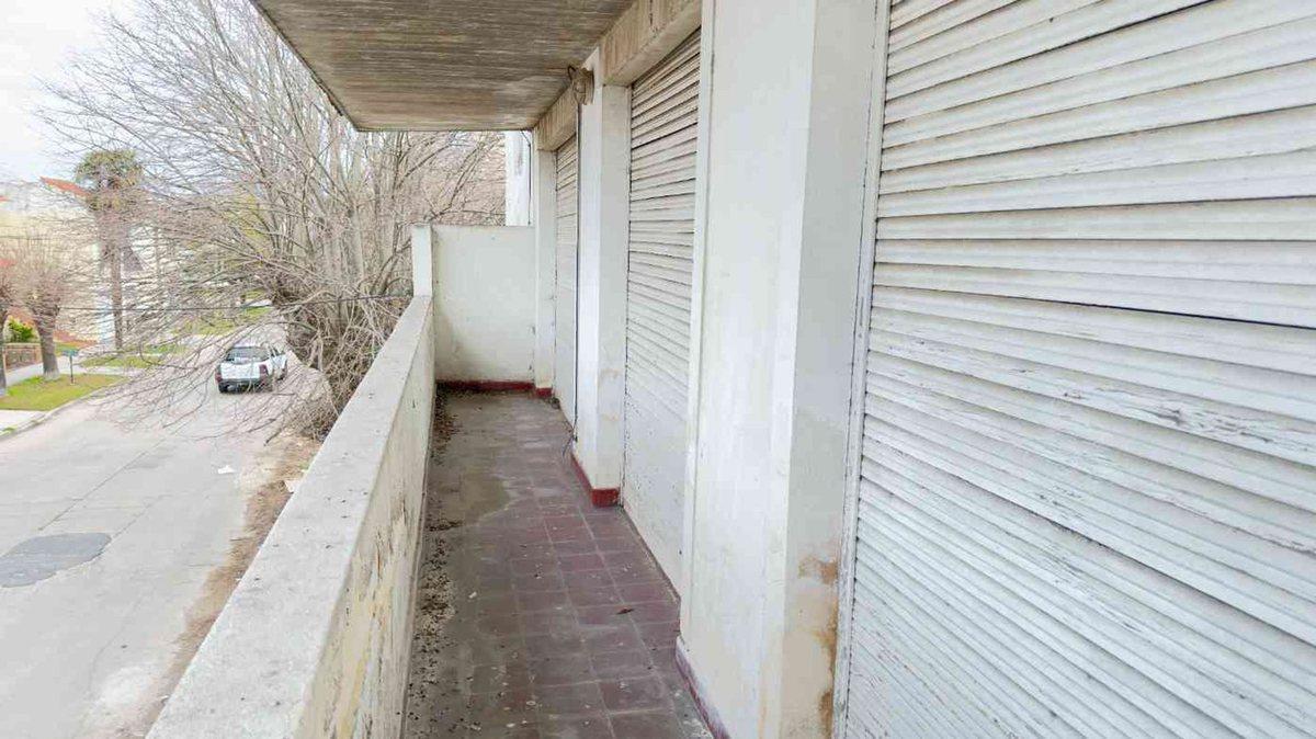 Foto de 2 Locales más 2 Departamentos en VENTA Sarmiento, imagen 4