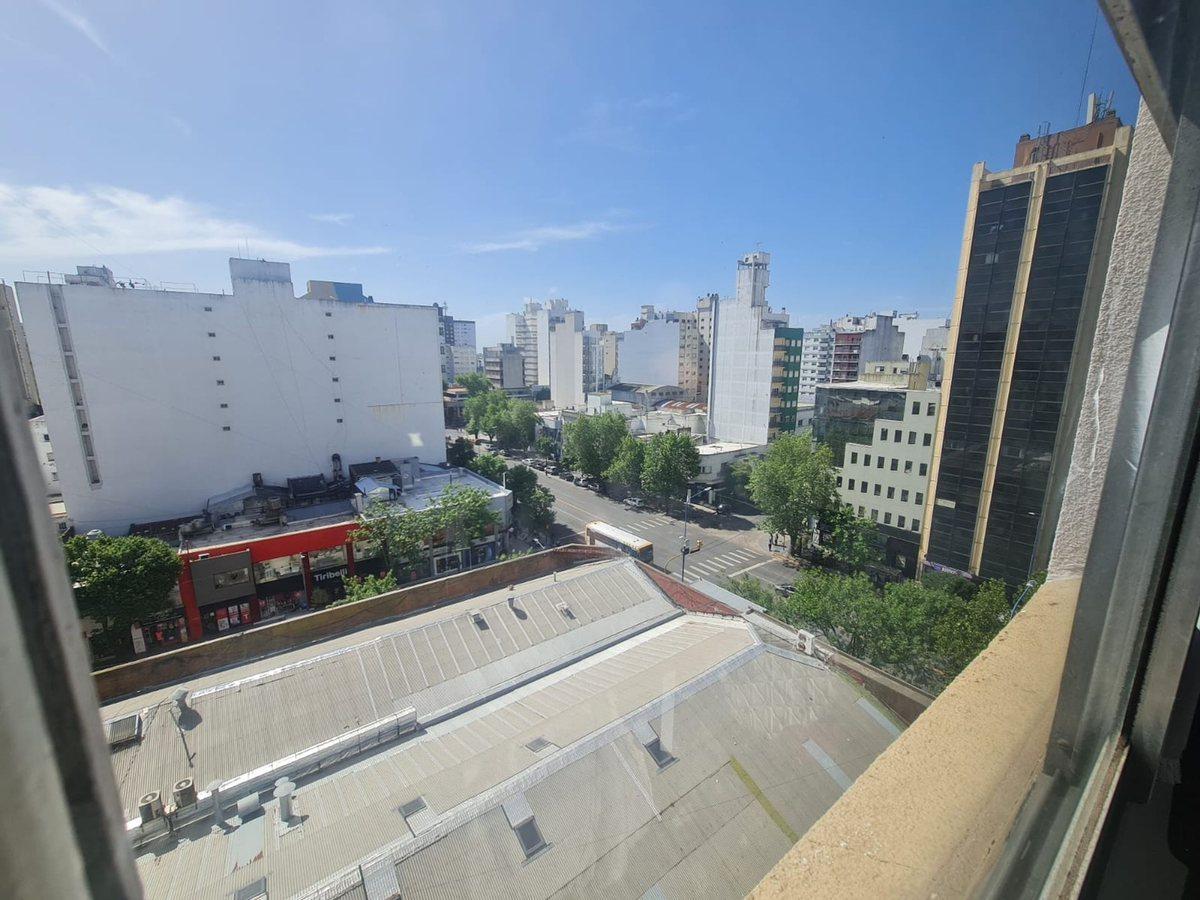 Foto de VENTA DEPTO 2 AMB CENTRO AMOBLADO APTO CREDITO, imagen 2