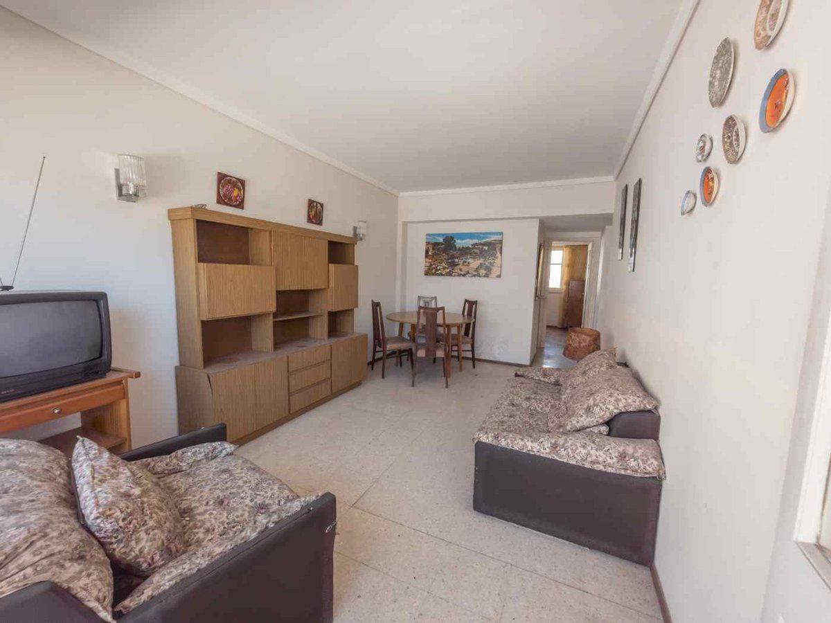 Foto de VENTA DEPARTAMENTO 2 AMB FRENTE C/BALCÓN CENTRO, imagen 2