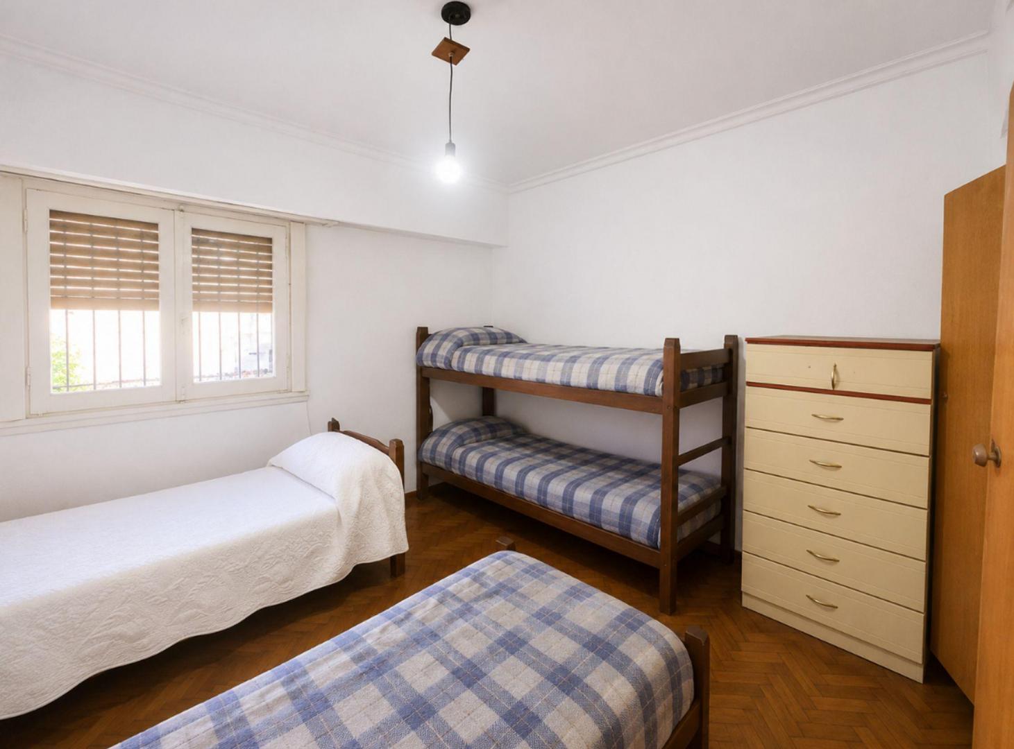 Foto de VENTA CASA TRES AMBIENTES BARRIO B. RIVADAVIA, imagen 2